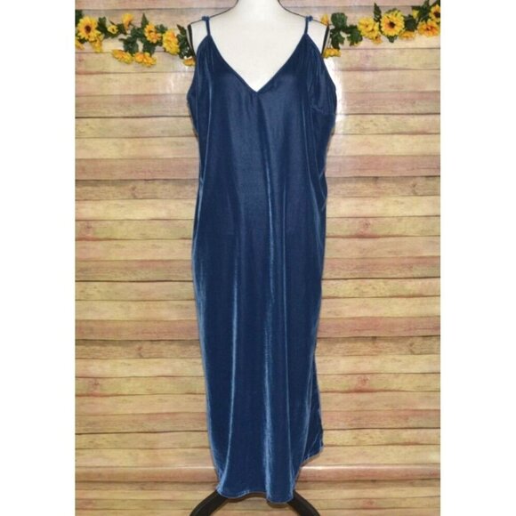 Old Navy Plus 2X Blue Velvet Sleeveless Maxi Dress Adjustable Straps Slit V-Neck - Picture 1 of 9
